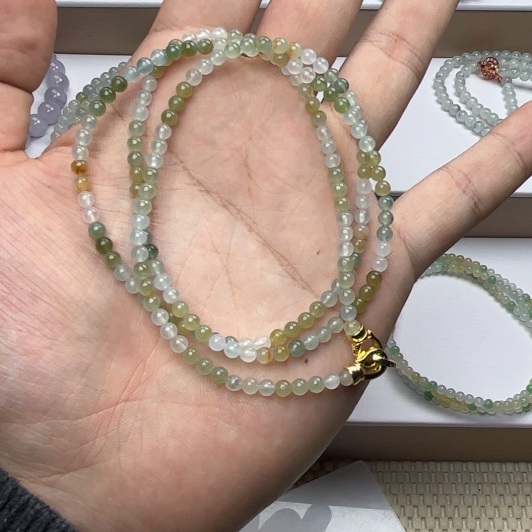 淇***严翡翠未镶嵌颈饰144