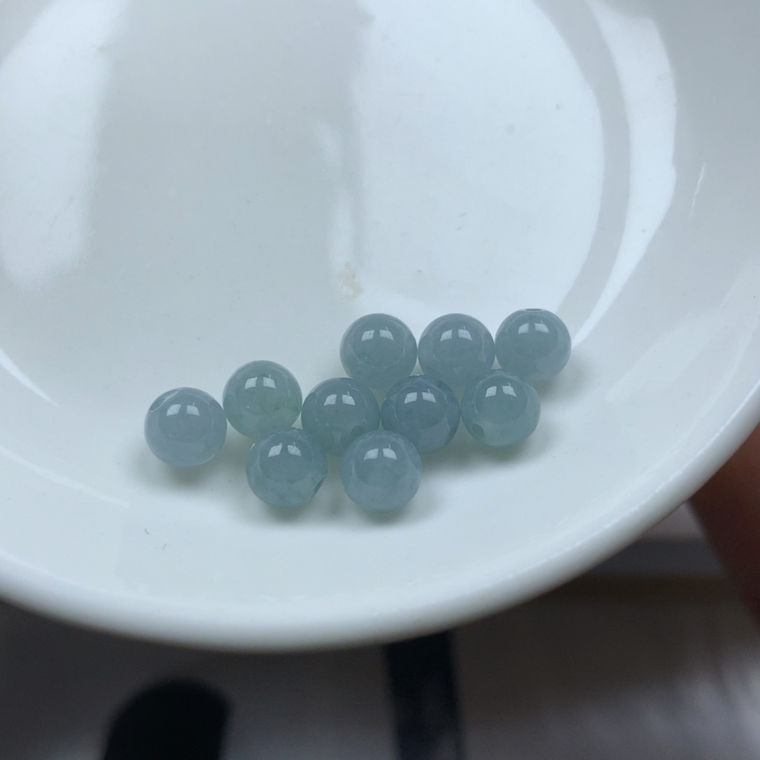 翡翠颈饰未镶嵌卡6。10颗。