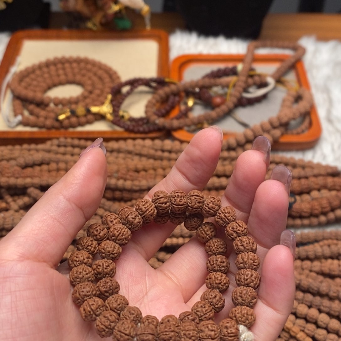 金刚菩提吊坠H****）纯血老树王单圈9