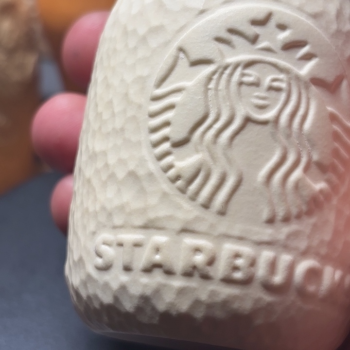 废***）隐隐约约地看到一只大