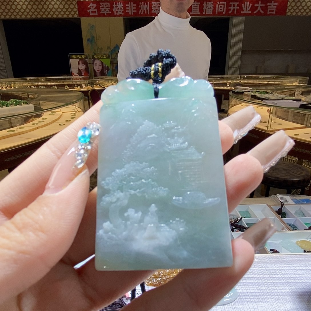 翡翠颈饰未镶嵌翡翠