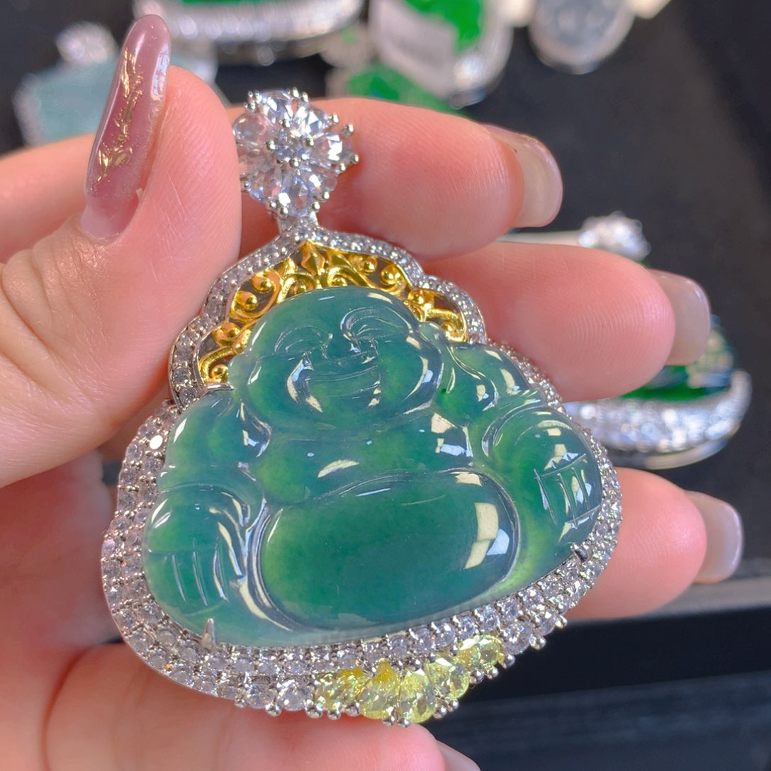 翡翠颈饰未镶嵌翡翠