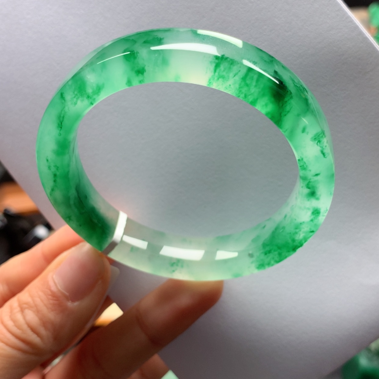 【闪购商品】未镶嵌手镯石英质玉