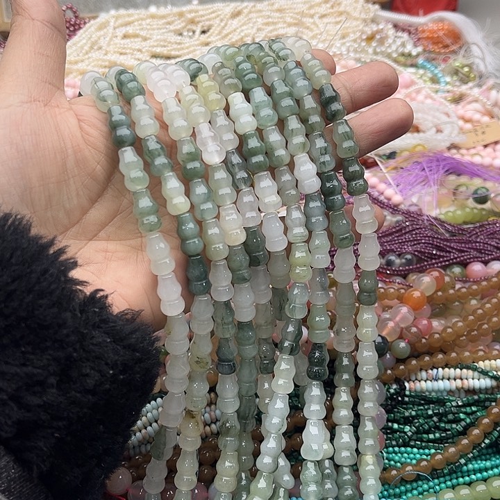 玛瑙/玉髓珠宝半成品未镶嵌一条8mm绿兔毛葫芦几颗有瑕疵