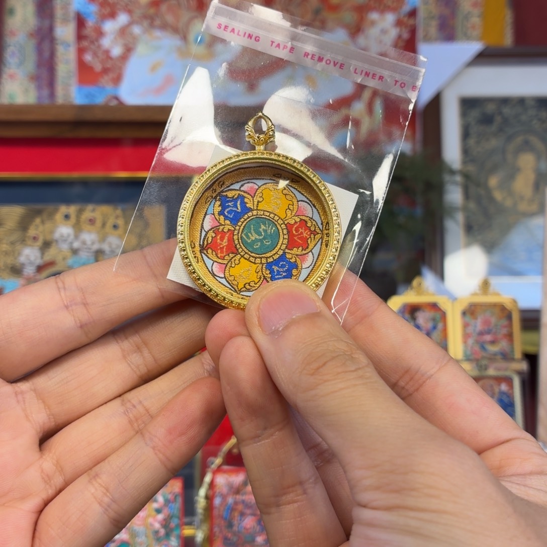 吊坠六子真言纯手绘