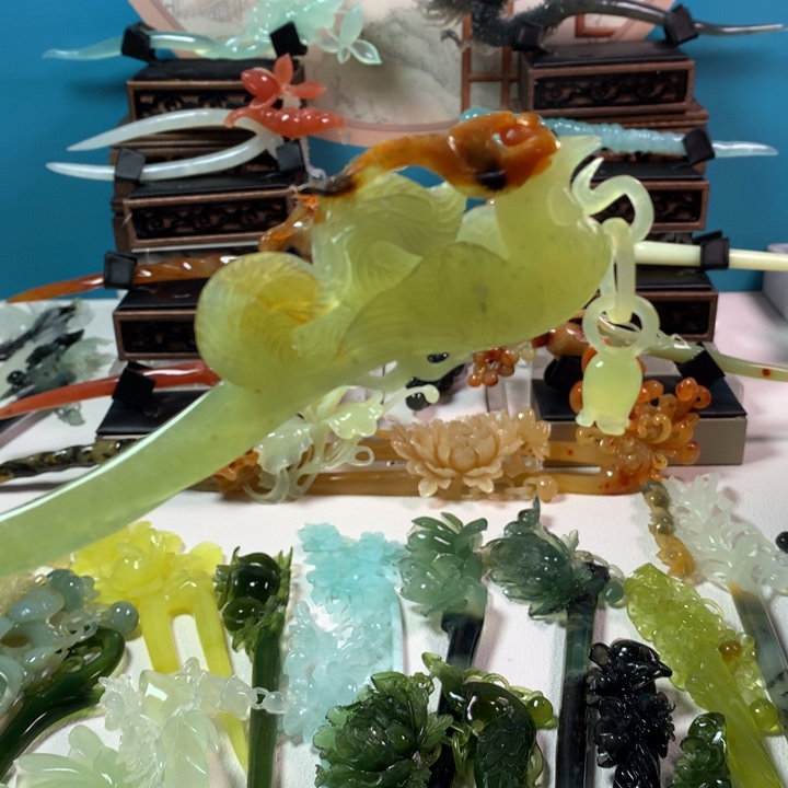 蛇纹石玉发簪未镶嵌小**?