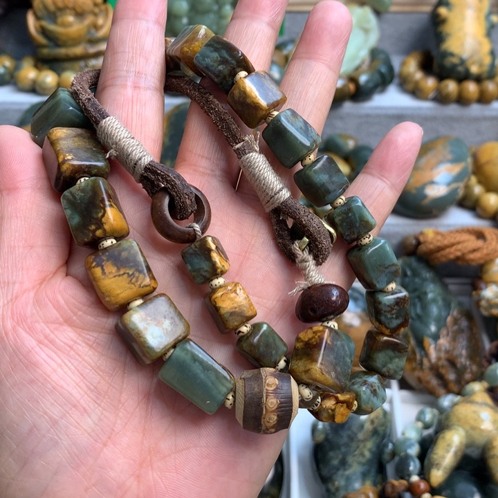 岫岩河磨玉（透闪石质玉）未镶嵌手把件1*