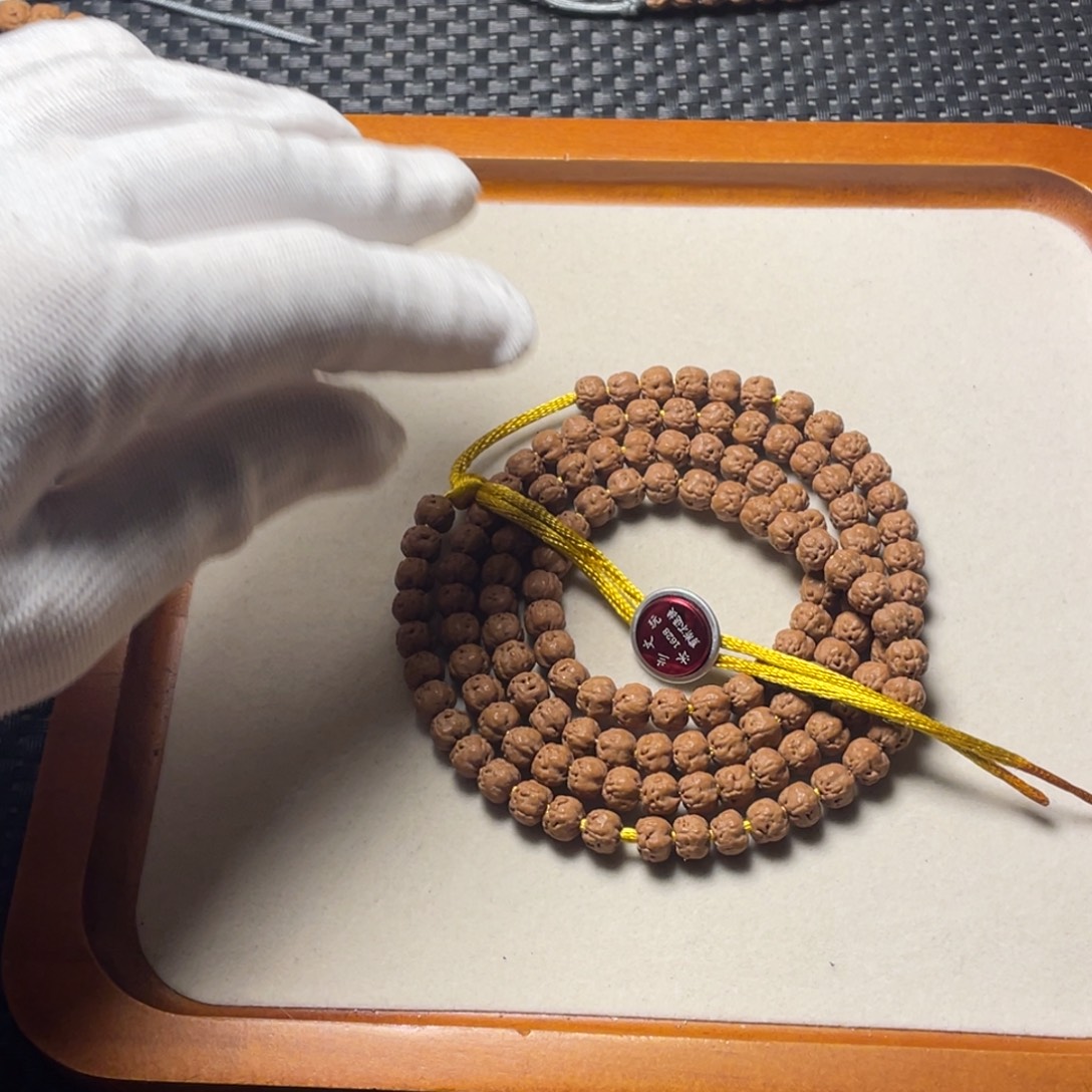 易***泽吊坠金刚菩提佛手