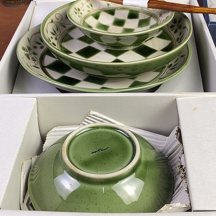 瓷器铜铁器木器木粉花瓶