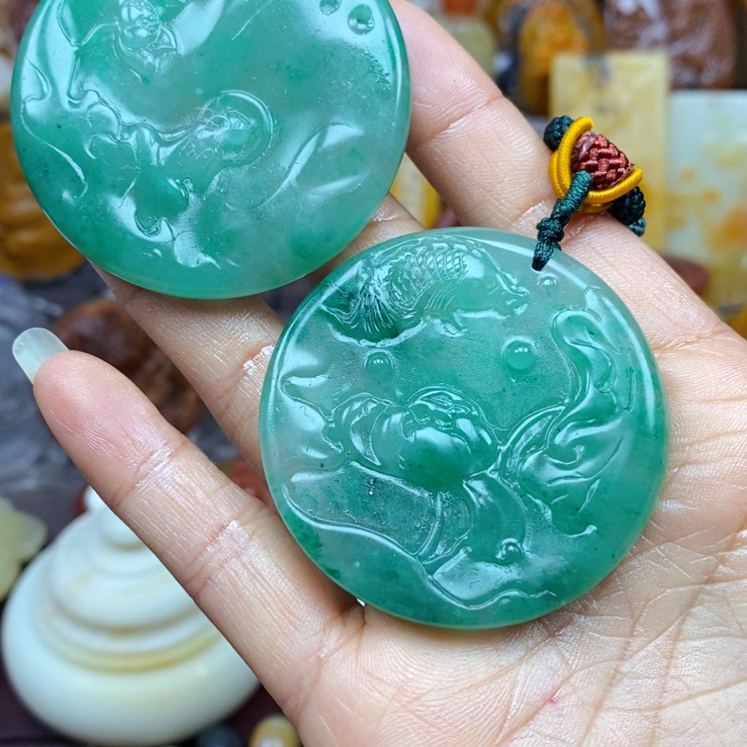 石英质玉颈饰未镶嵌