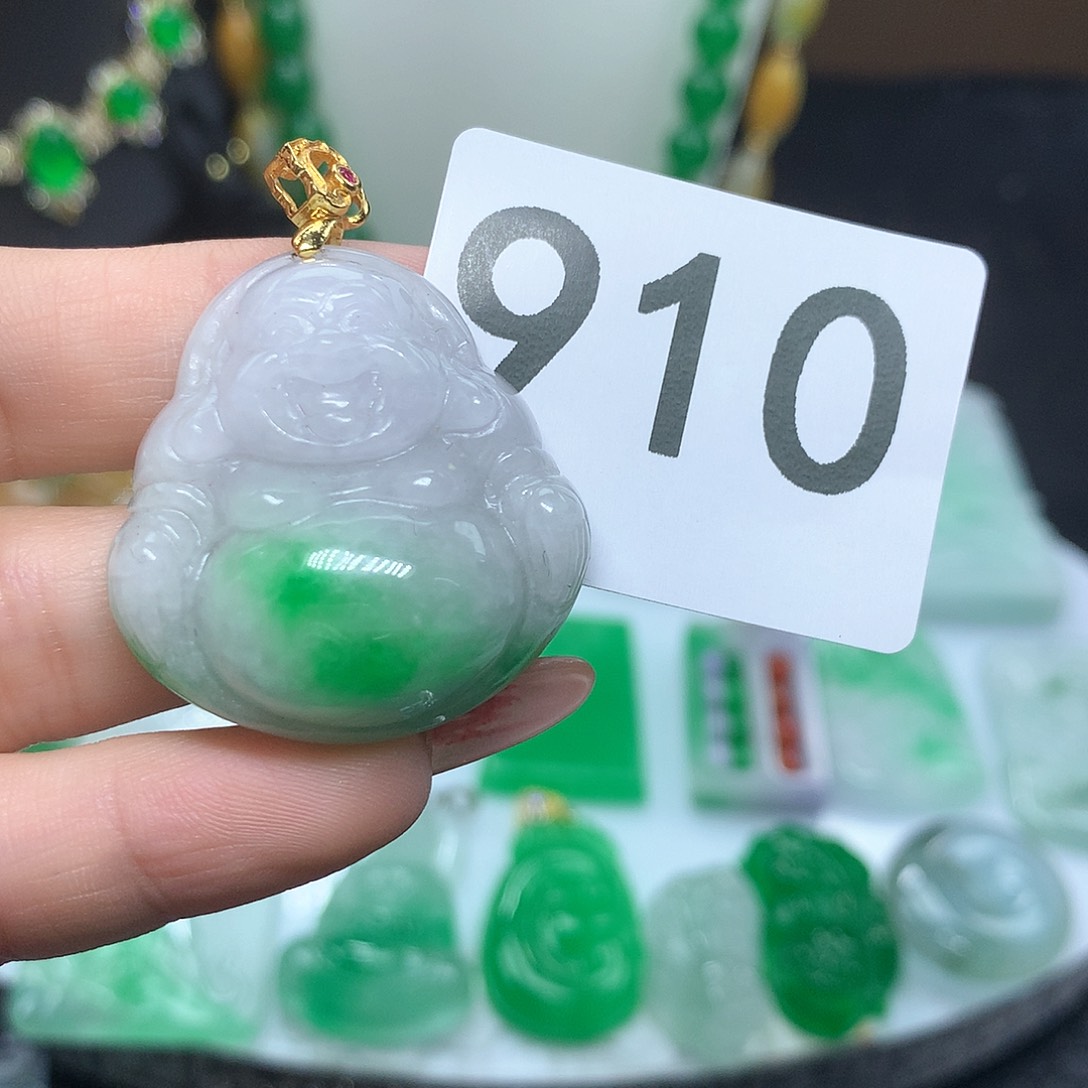 翡翠吊坠(赠链)未镶嵌