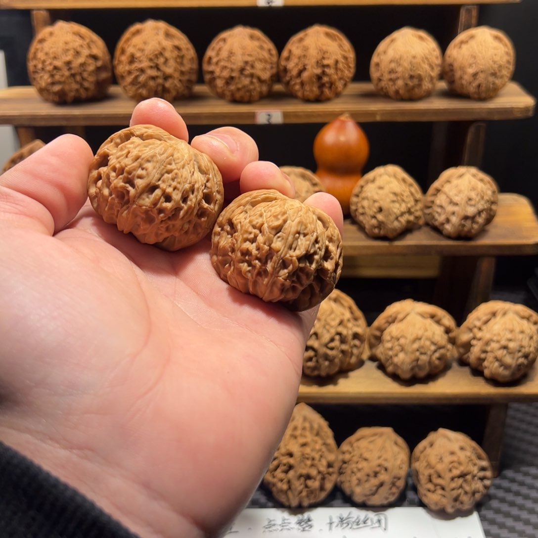 核桃把件九*虎磨盘狮子头