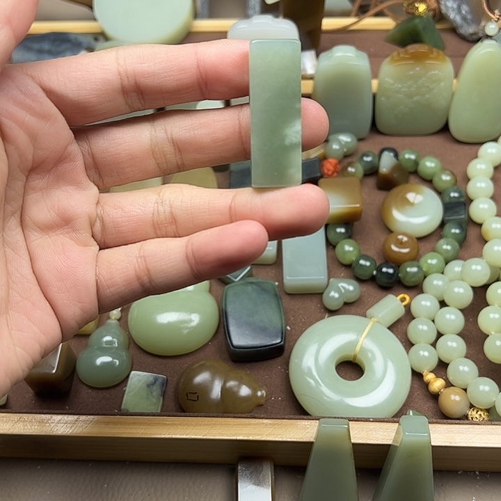 和田玉未镶嵌挂件