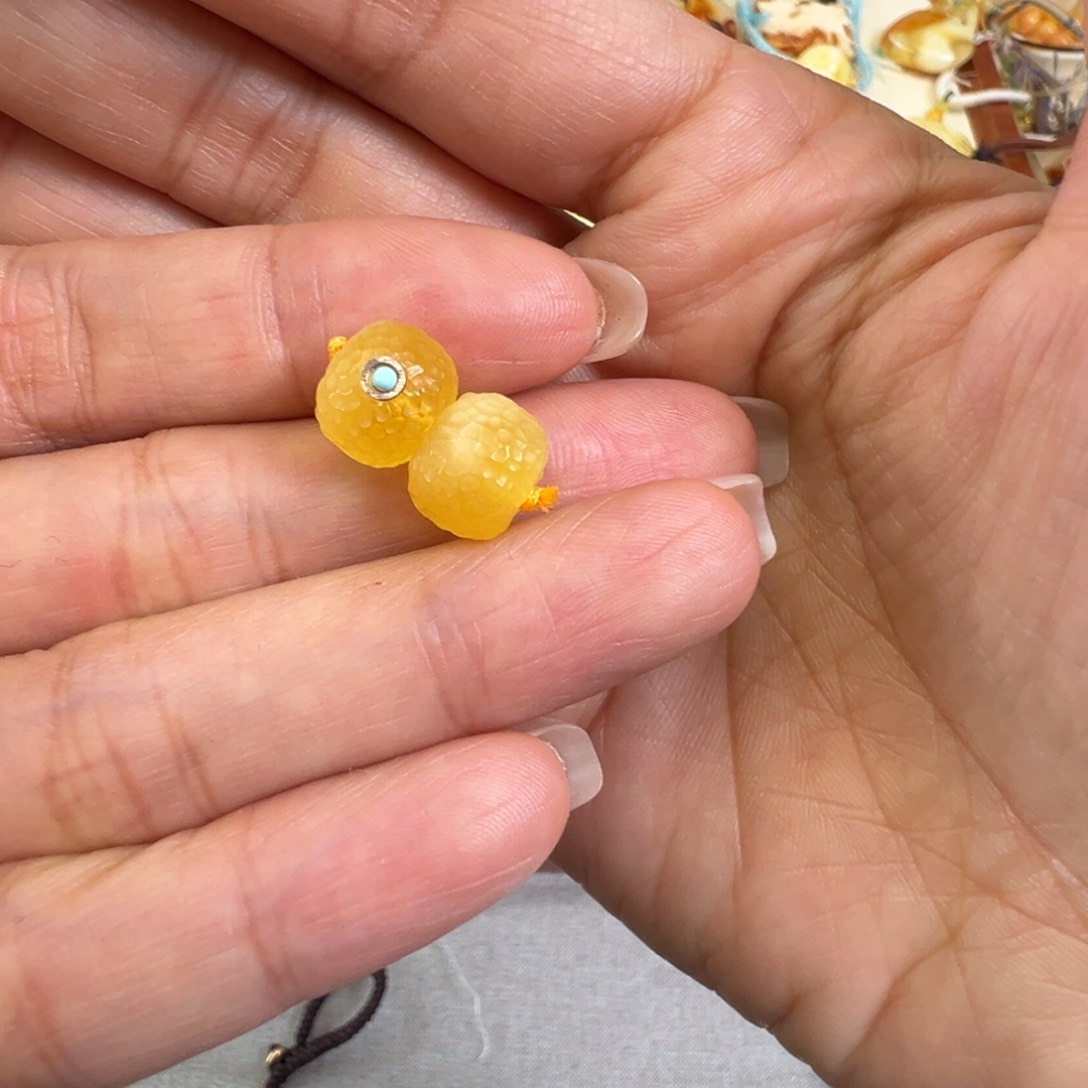 琥珀裸石未镶嵌蜜蜡