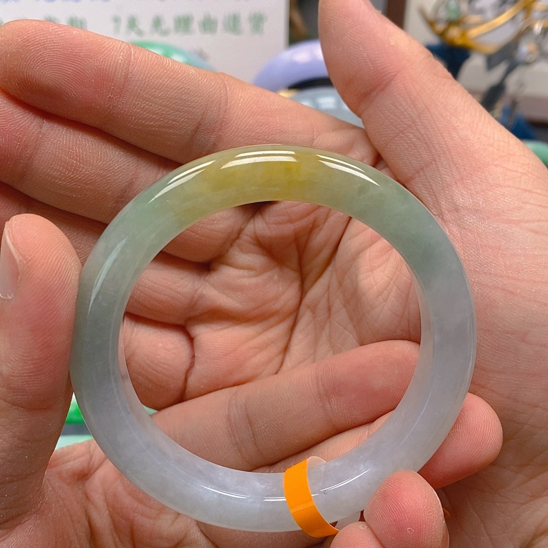 翡翠手镯未镶嵌缅甸翡翠