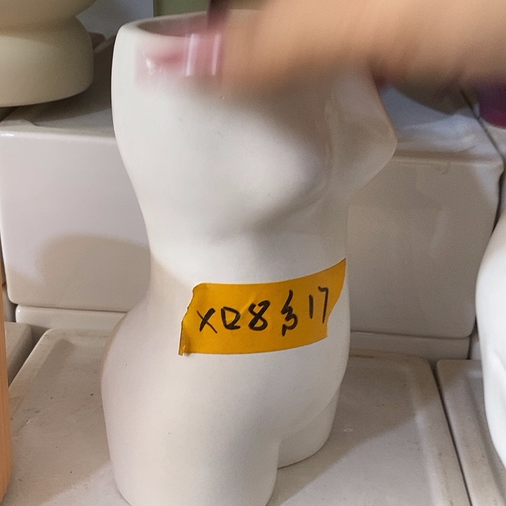 陶瓷花盆有孔 瑕疵介意勿拍 