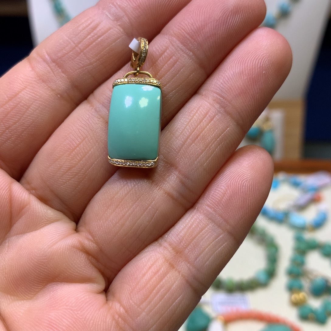 绿松石18K金镶嵌挂件