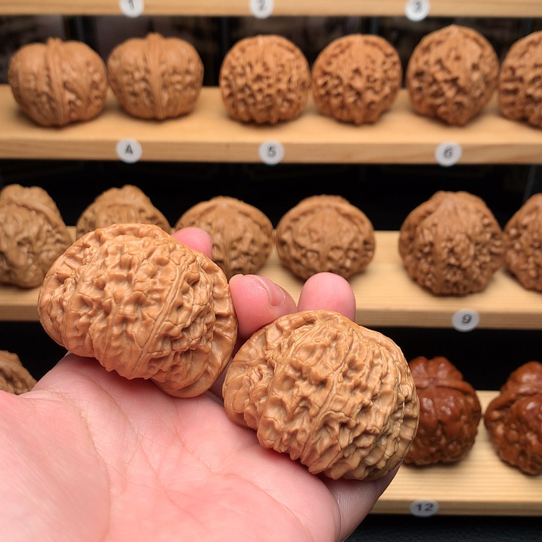 文玩核桃吊坠118号白狮子45