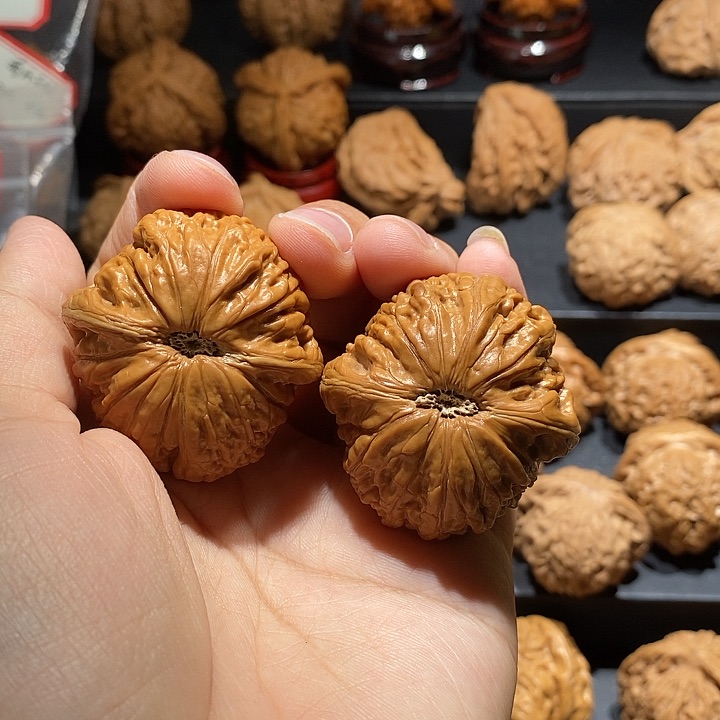 文玩核桃吊坠小*~铁锤