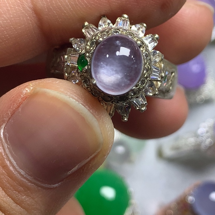 翡翠未镶嵌戒指铜托，卖裸石，需要二次镶嵌