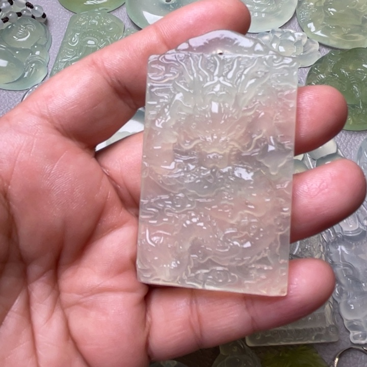 岫玉吊坠(赠链)未镶嵌小***月