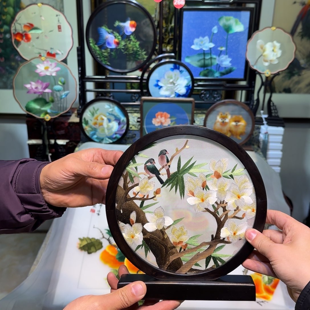 刺绣刺绣工艺精湛