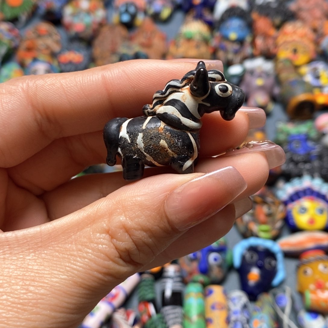 琉璃颈饰印度尼西亚斑马