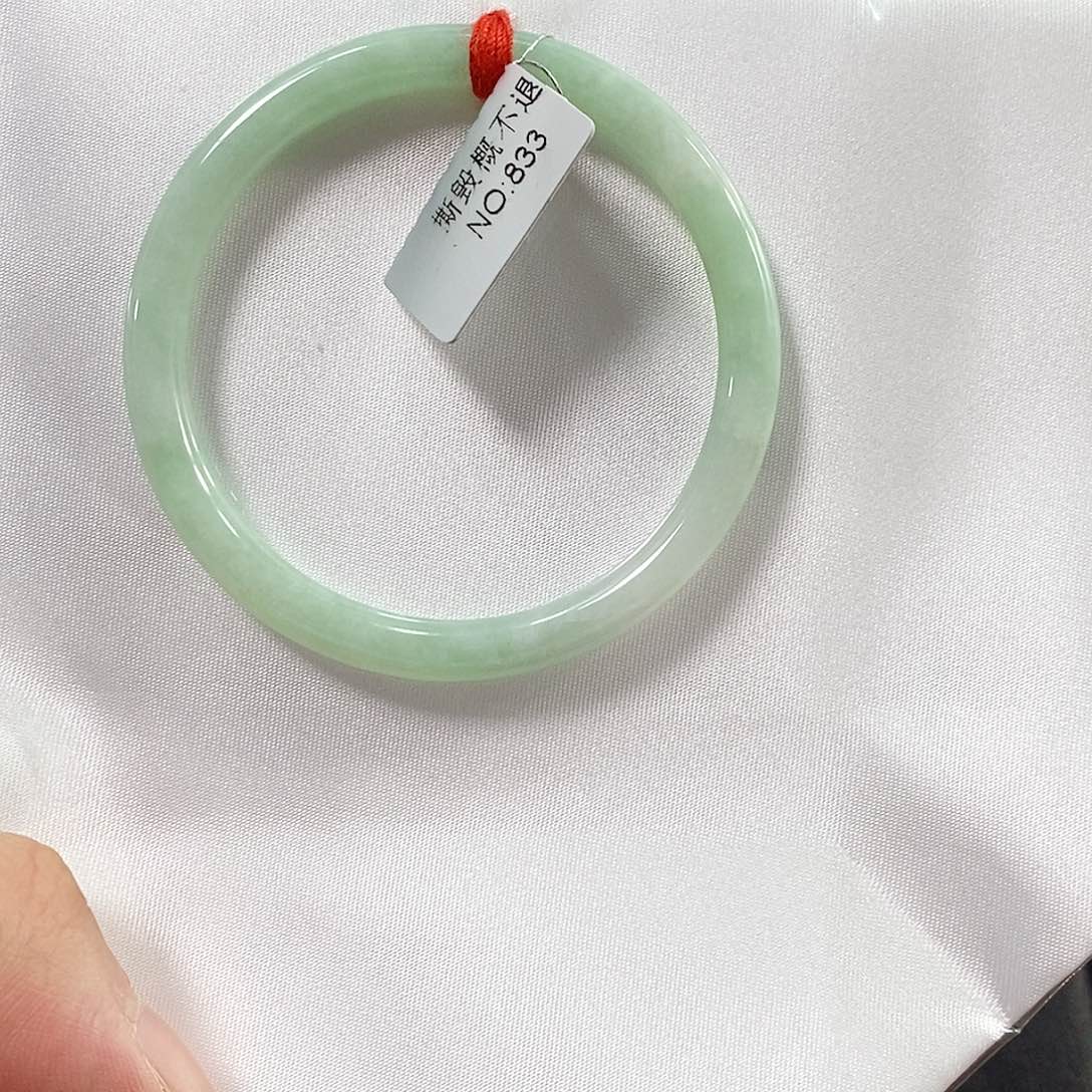 未镶嵌手镯翡翠手镯