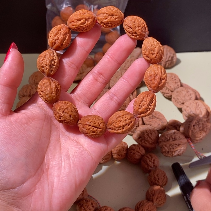 文玩核桃手串……20