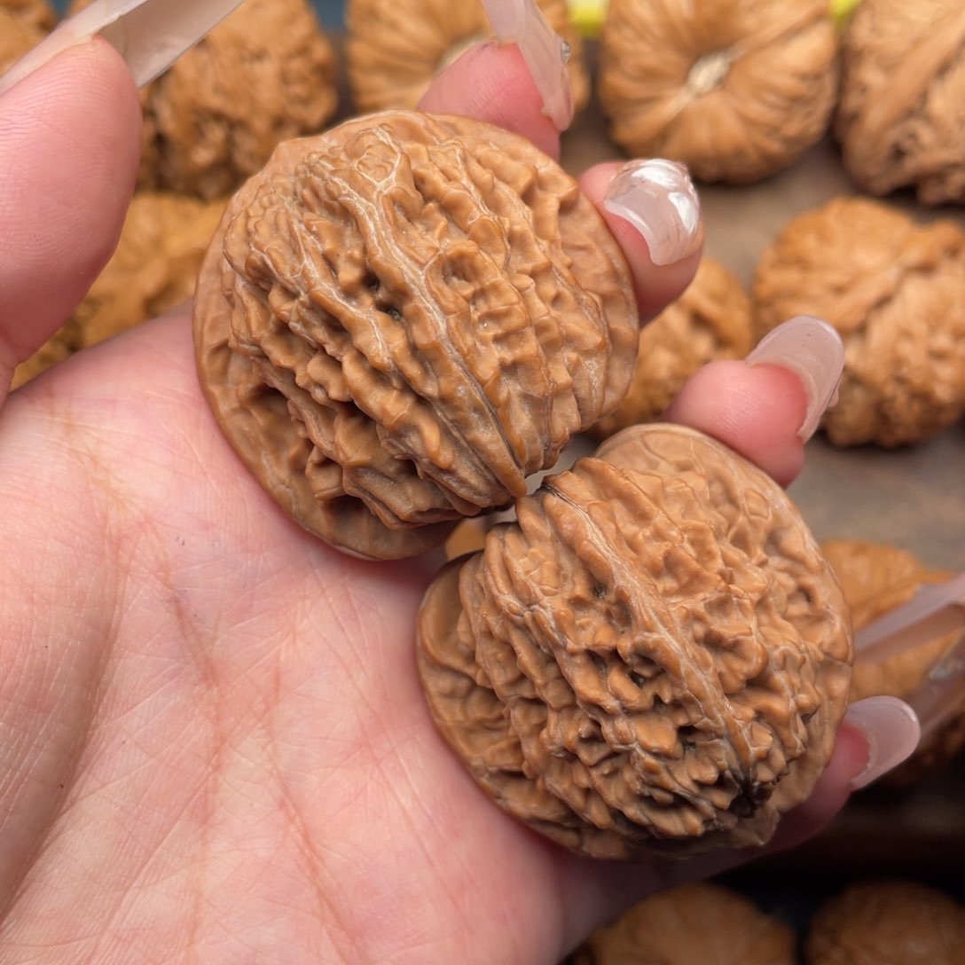 文玩核桃吊坠全品，山地原桩平谷楼40