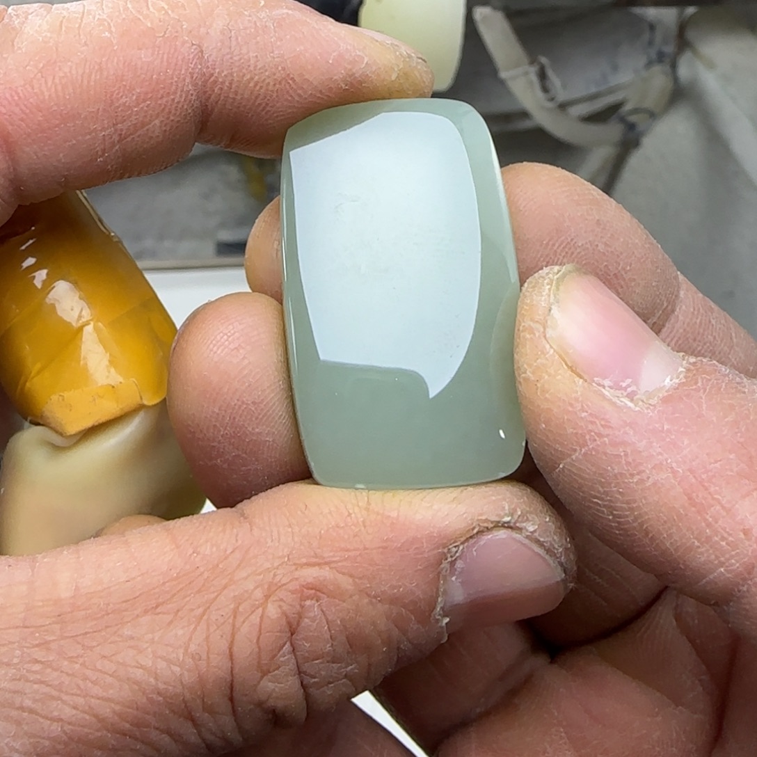 和田玉未镶嵌颈饰且末