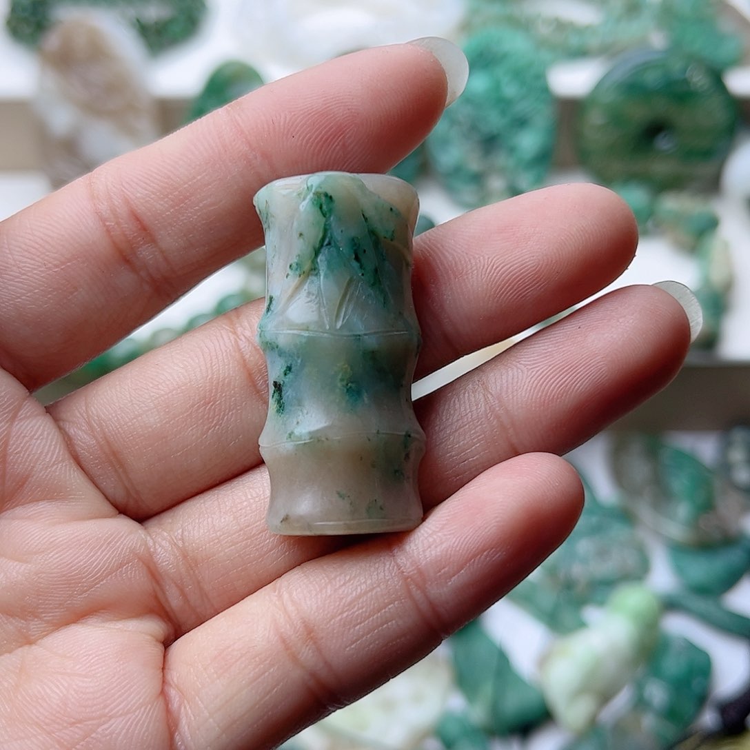 独山玉挂件未镶嵌