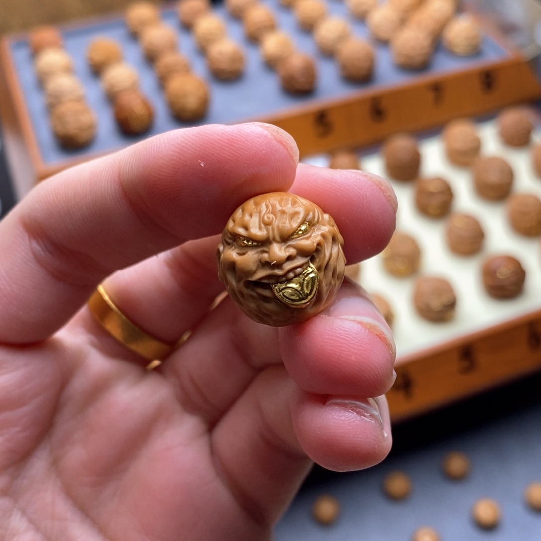 猴头核桃吊坠咬钱恶僧24k