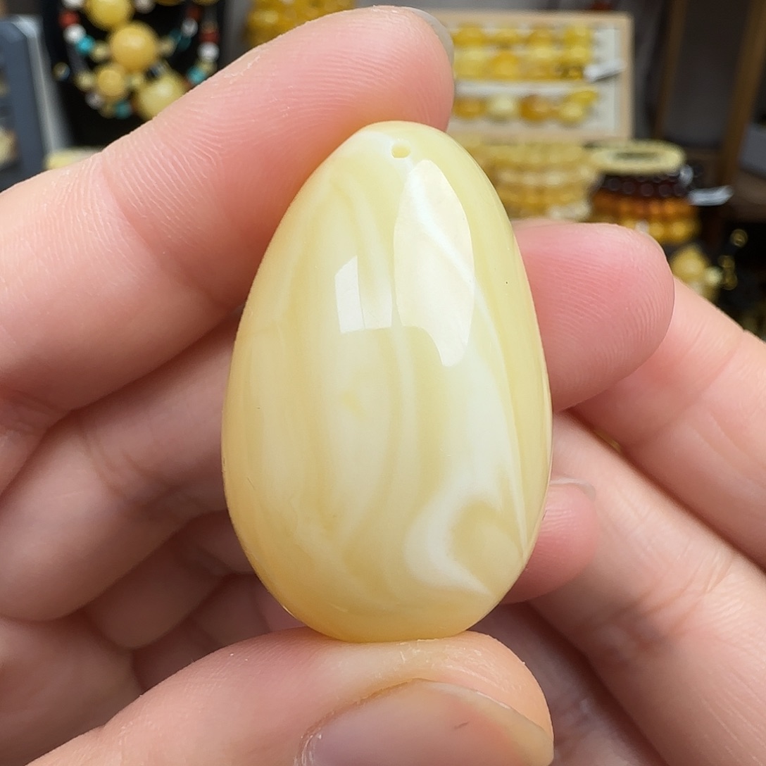 未镶嵌套链琥珀天然俄料白花蜜蜡水滴吊坠