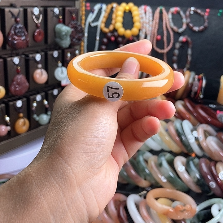 銎***嗨未镶嵌手镯石英质玉