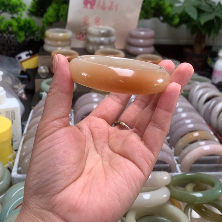 石英质玉未镶嵌手镯