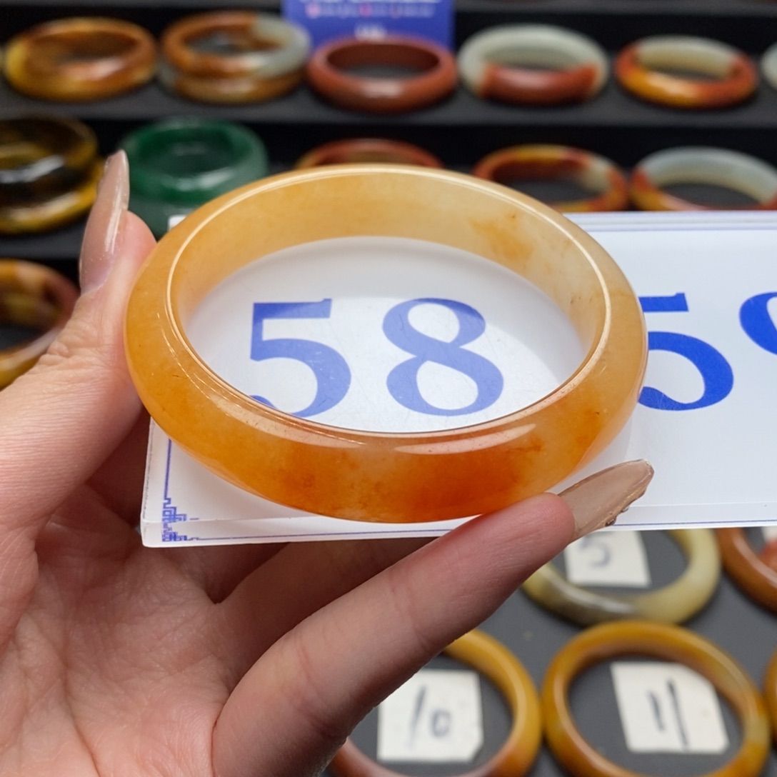 石英质玉（黄龙玉）手镯未镶嵌