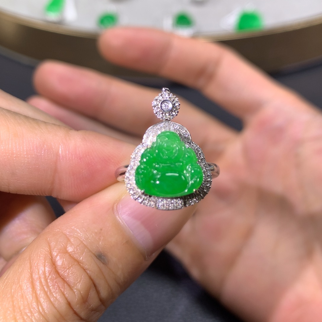 翡翠戒指18K金镶嵌翡翠