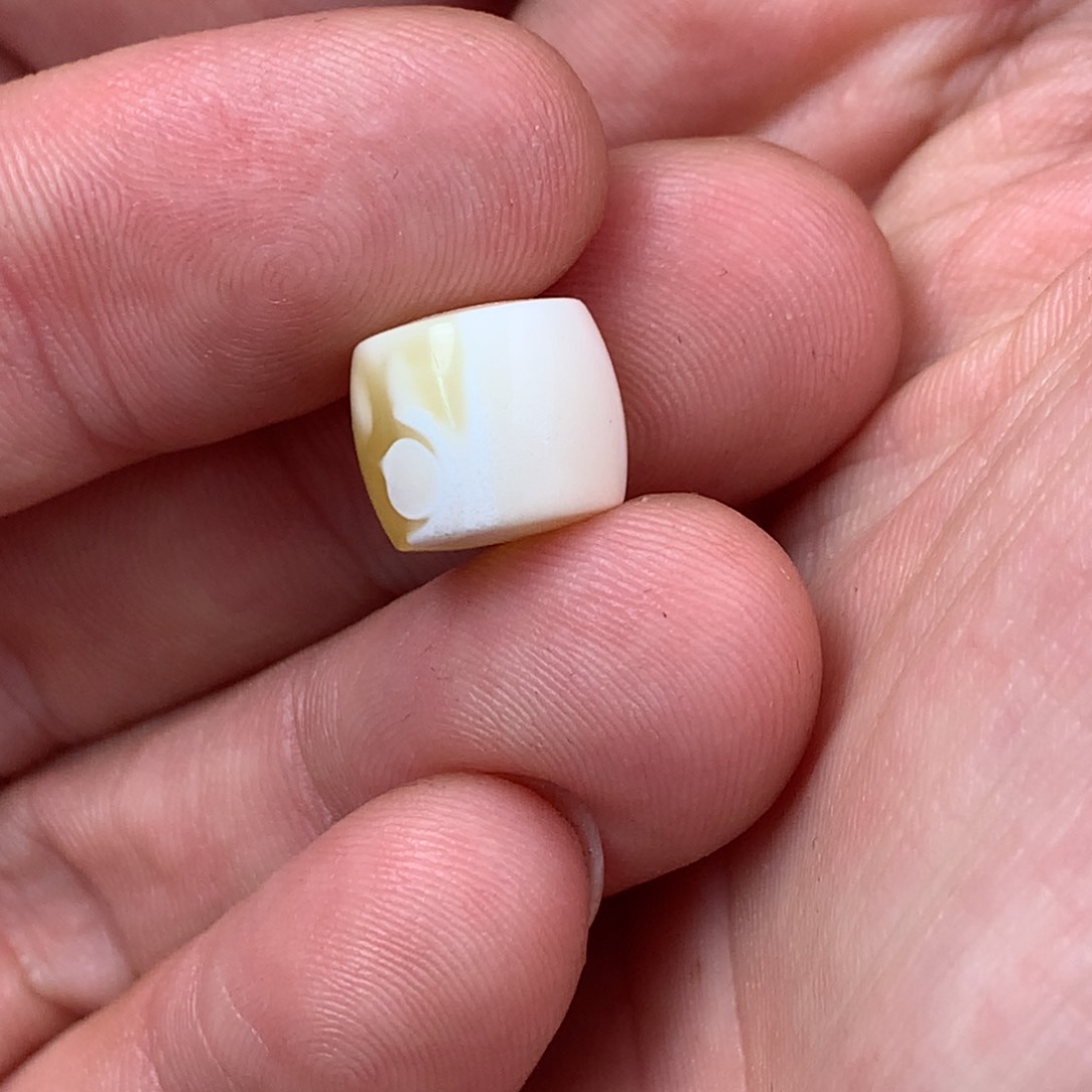 琥珀裸石未镶嵌蜜蜡