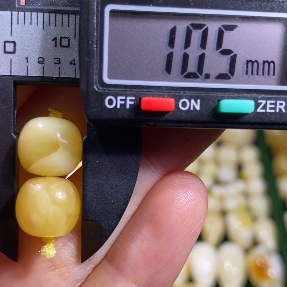 蜜蜡未镶嵌裸石配饰