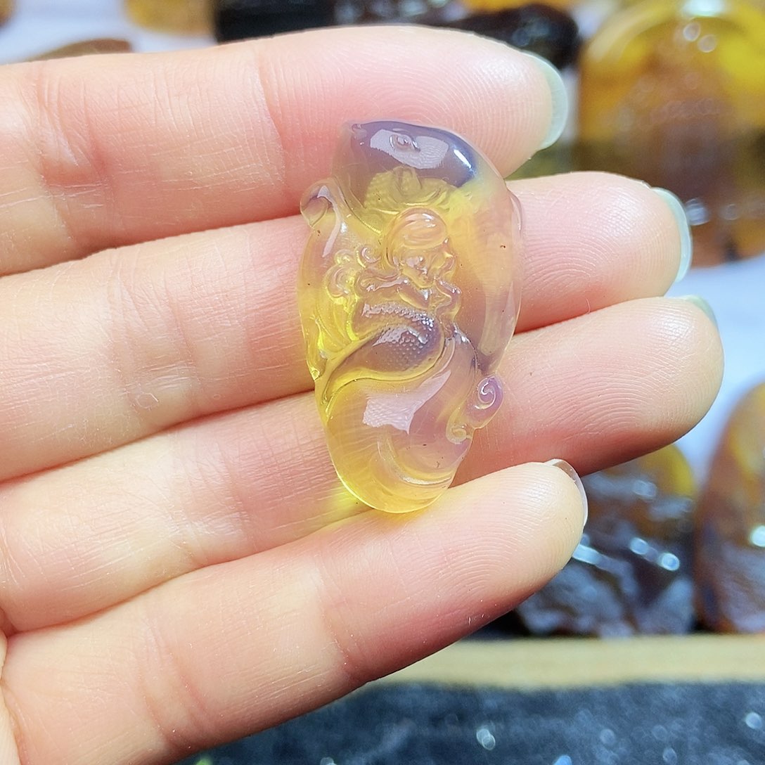 琥珀颈饰未镶嵌美人鱼