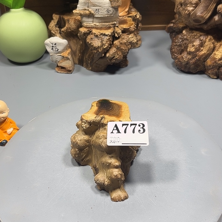 陈***意大果紫檀（缅甸花梨）