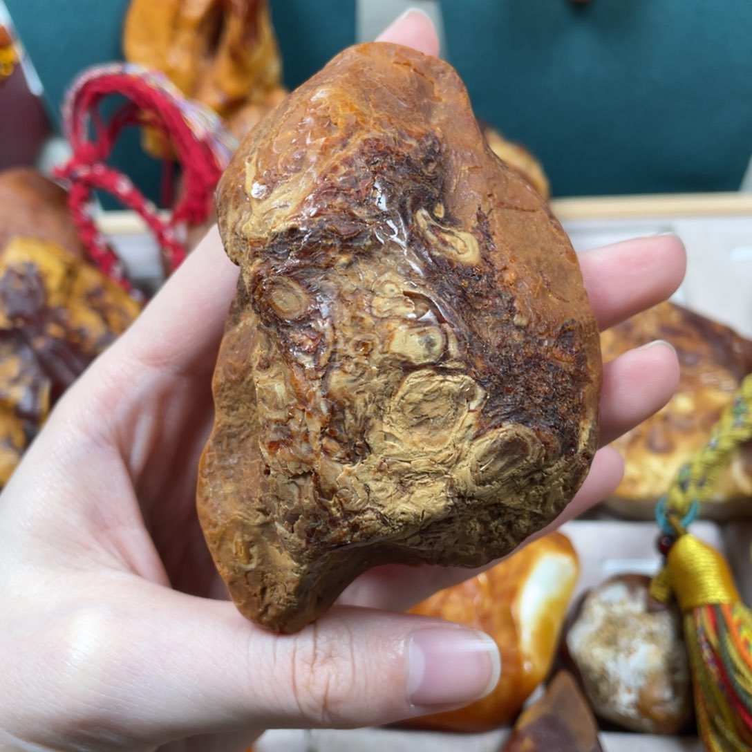 琥珀珠宝奇石未镶嵌