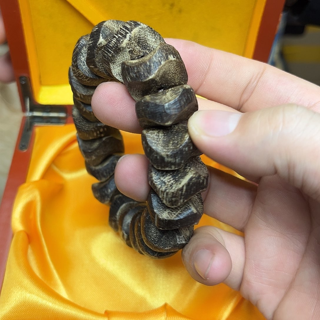 大叶紫檀（黑酸枝木类）