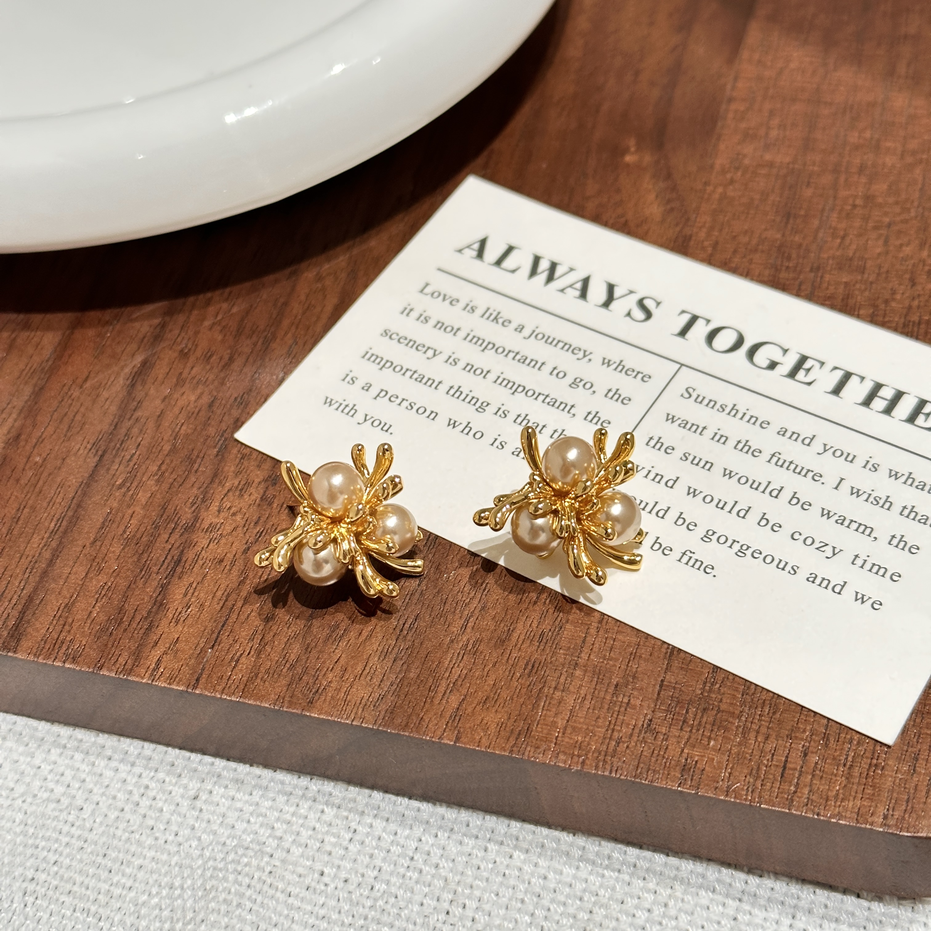 铜合金耳饰 AL6969 金色烟花香槟色珠光小众设计感浪漫耳环