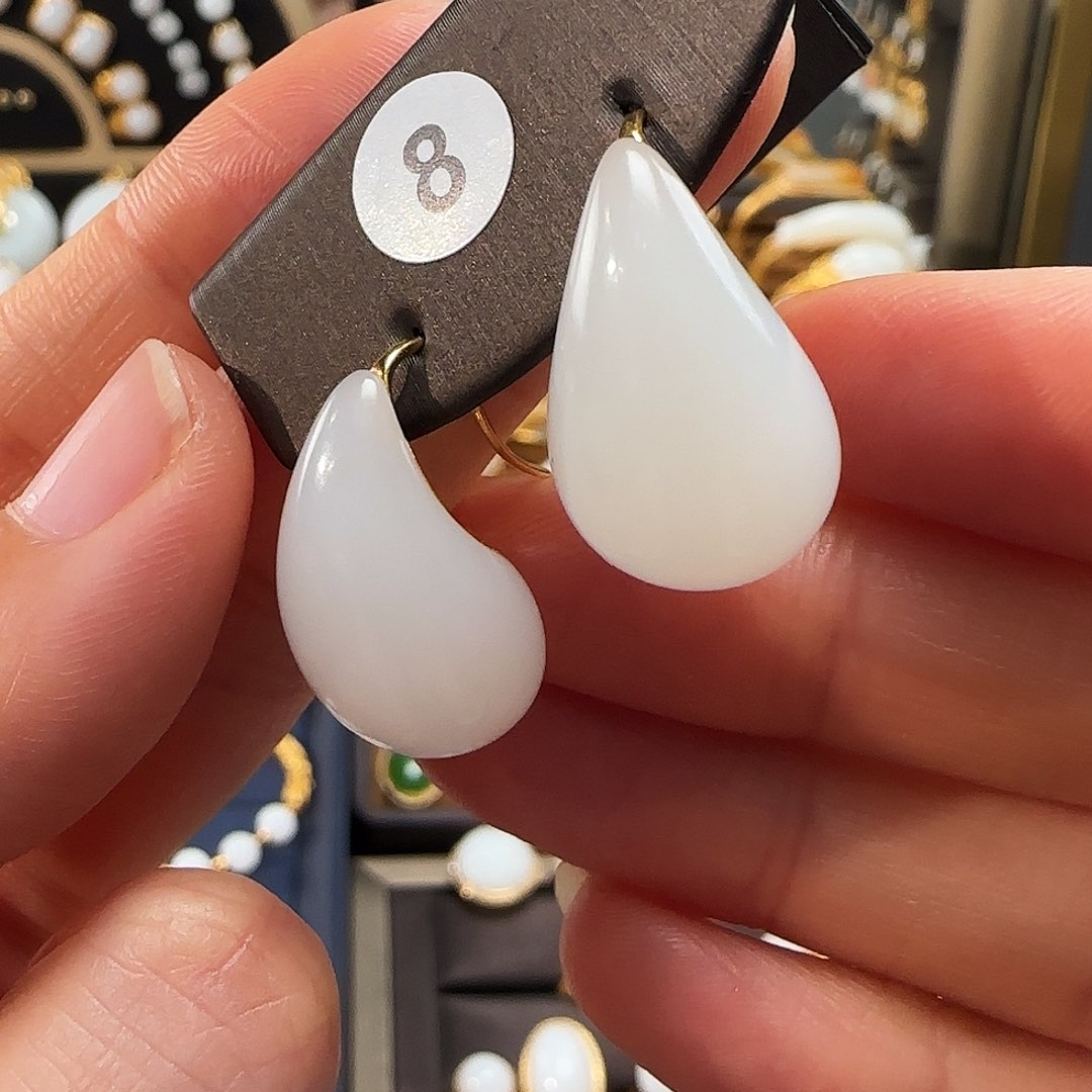 和田玉18K金镶嵌耳饰