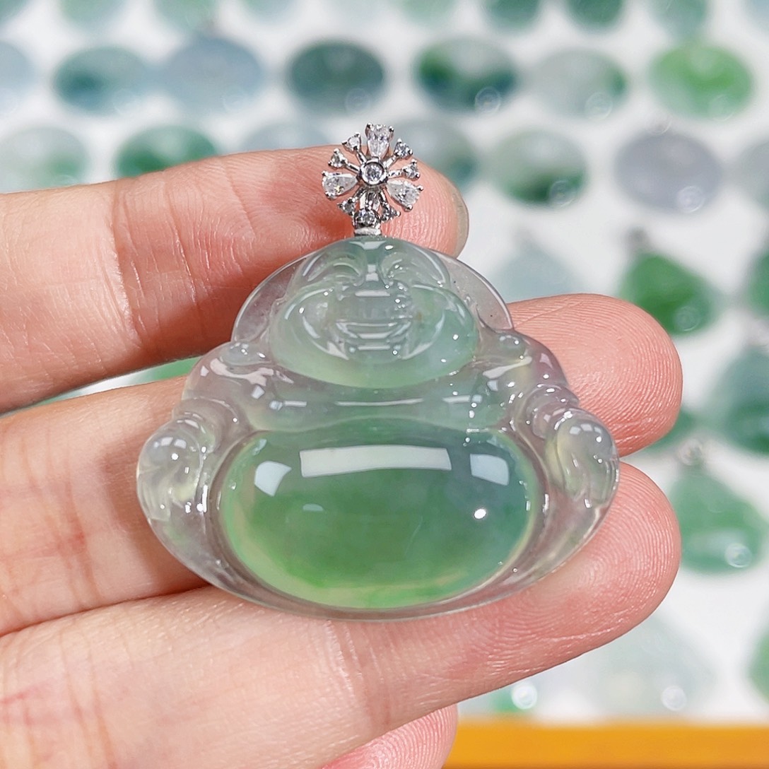 颈饰18K金镶嵌翡翠吊坠