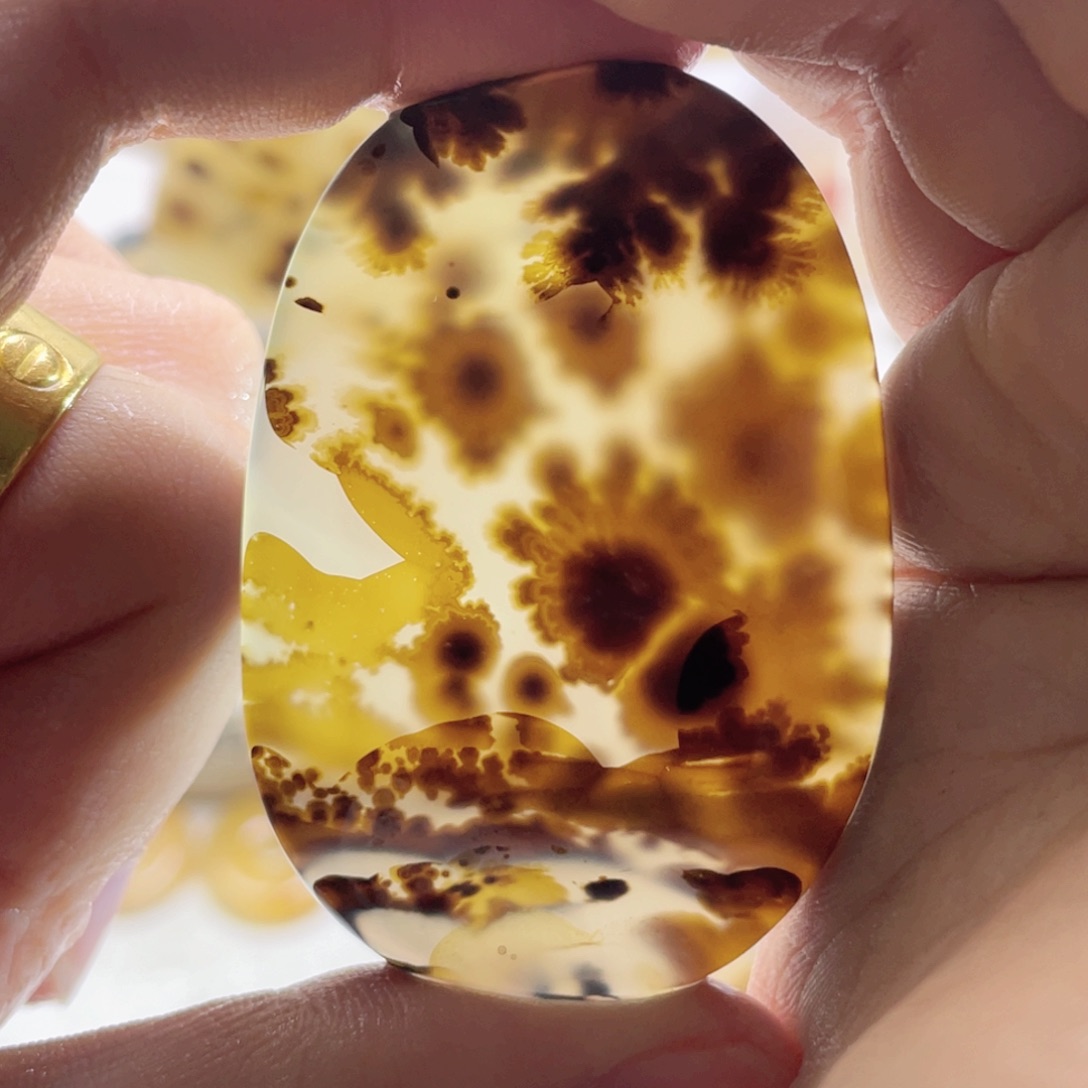 玛瑙/玉髓未镶嵌珠宝奇石