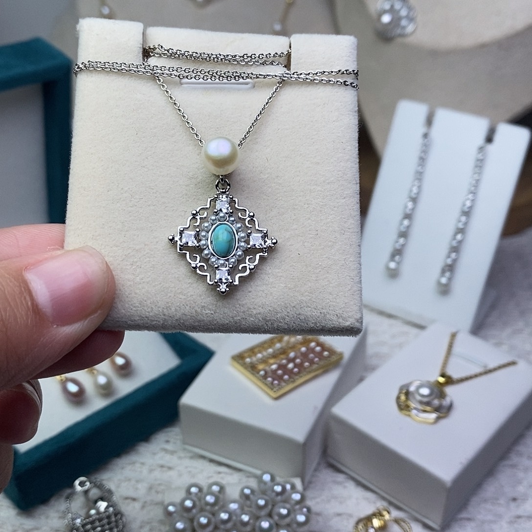 银S925镶嵌淡水珍珠耳饰