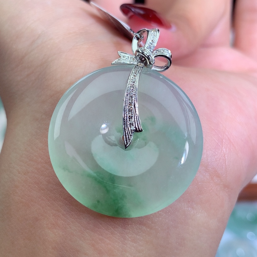 【闪购商品】翡翠吊坠(不含链)18K金镶嵌